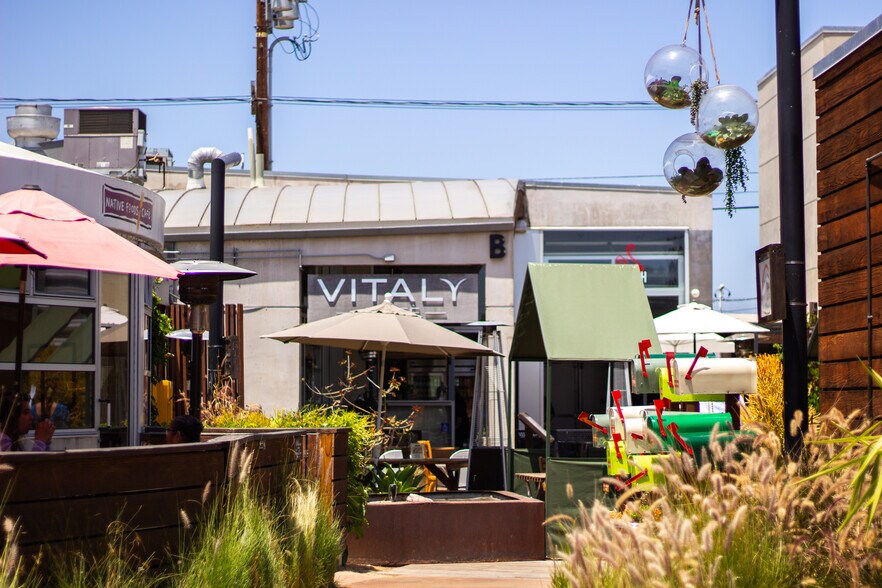 More Photos Of 2937 Bristol St, Costa Mesa Unknown For Lease