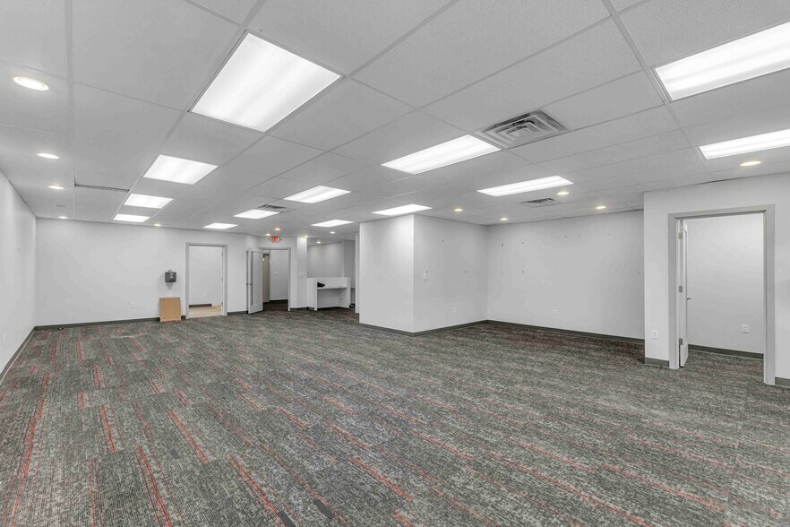 More Photos Of 7770 Brecksville Rd, Brecksville Office For Lease