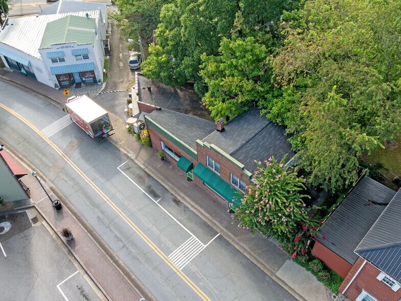 More Photos Of 108 N Main St, Ellijay Storefront Retail Residential For Sale