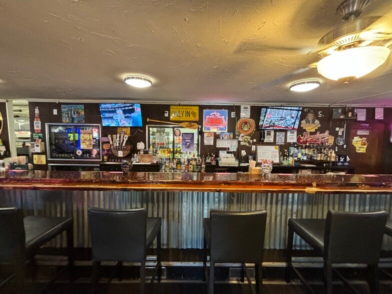 More Photos Of 951 14th Ave, Almena Restaurant For Sale