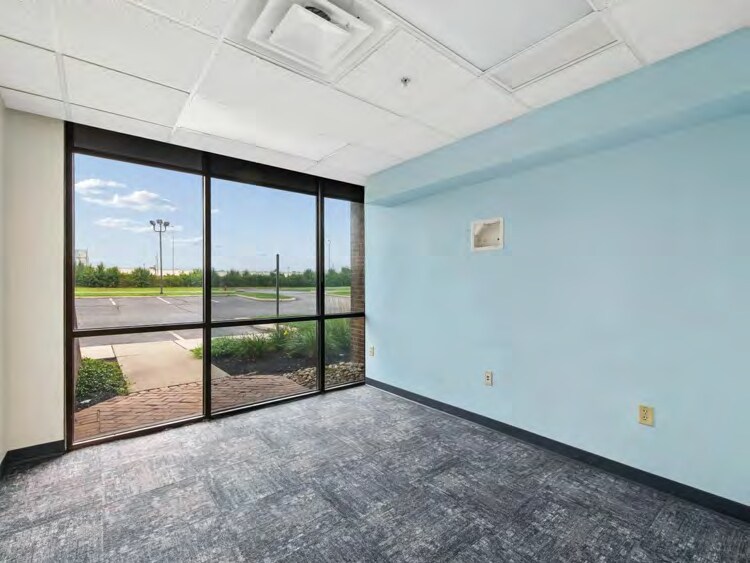 More Photos Of 1717-4189 Arlingate Ln, Columbus Light Distribution For Lease