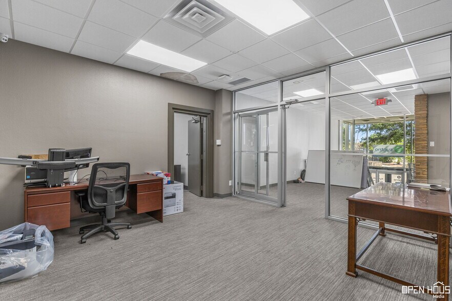 More Photos Of 915 9th St, Wichita Falls Office For Sale