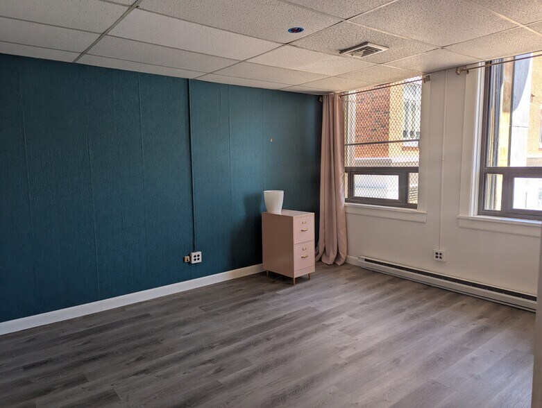 More Photos Of 227 Bedford St, Stamford Storefront For Lease