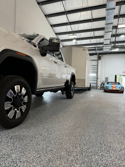 More Photos Of 3939 Tollhouse Dr, Naples Warehouse For Lease