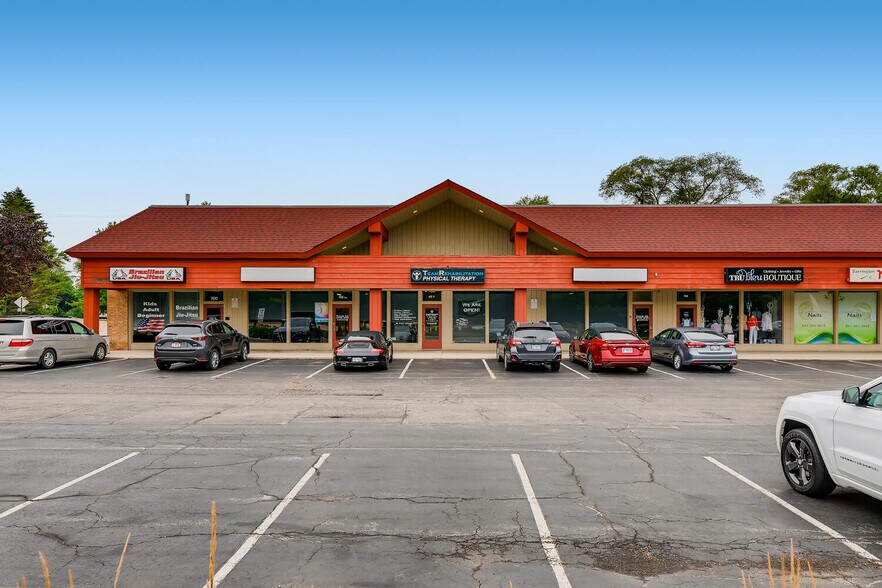 More Photos Of 700-730 S Northwest Hwy, Barrington Unknown For Lease