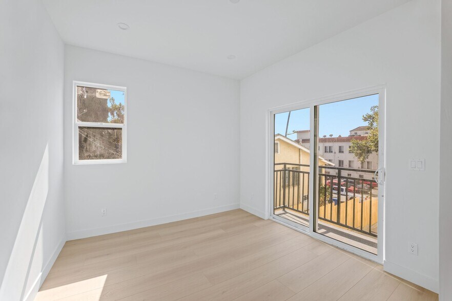 More Photos Of 4511 Rosewood Ave, Los Angeles Apartments For Sale