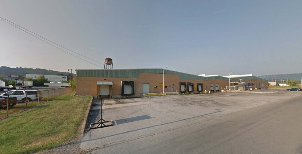 More Photos Of 418-420 W Lake Ave, Rossville Manufacturing For Lease