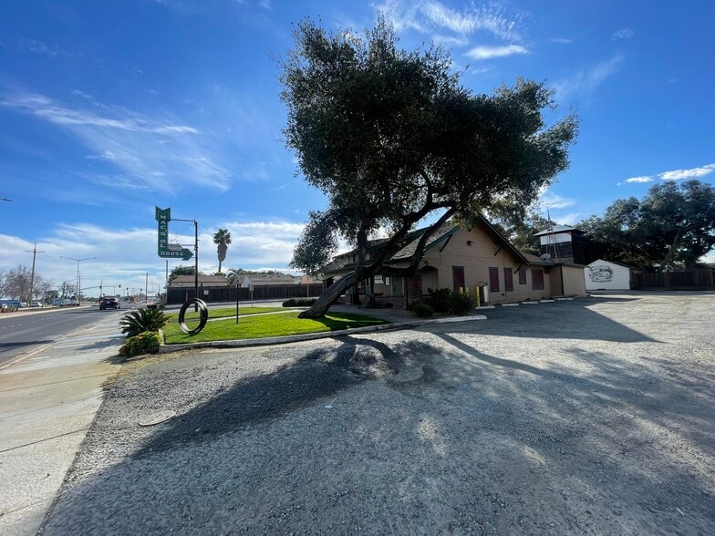 More Photos Of 3100 E 18th St, Antioch Restaurant For Sale