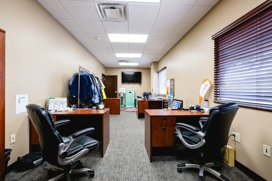 More Photos Of 201 Murphy Dr, Maumelle Research And Development For Lease