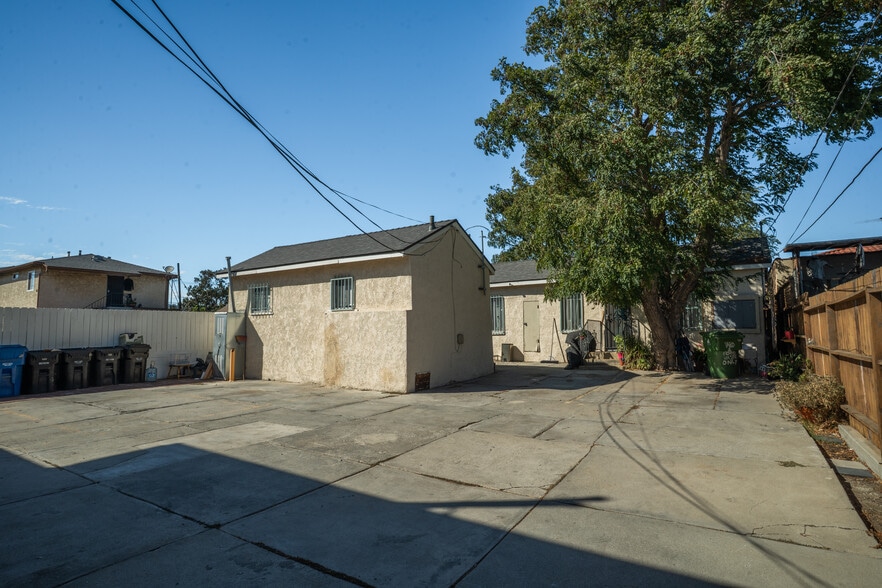 More Photos Of 252 W 11th, San Pedro Apartments For Sale