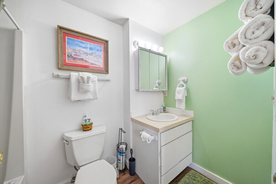More Photos Of 101 S Miller St, Rockaway Beach Storefront Retail Residential For Sale
