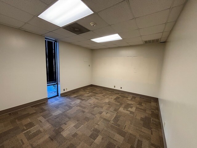 More Photos Of 701 Fairway Dr, Evansville Office For Sale