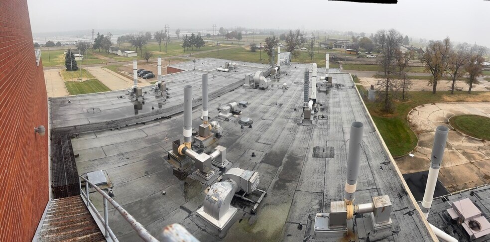 More Photos Of 6810 SE Dwight St, Topeka Industrial For Sale