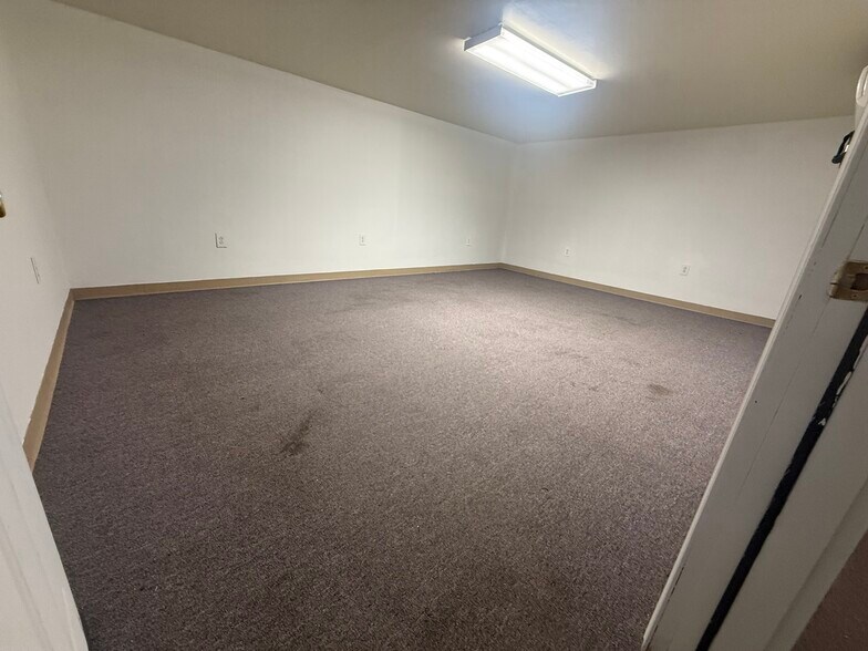 More Photos Of 8508 Lansdowne Ave, Upper Darby Township Freestanding For Sale