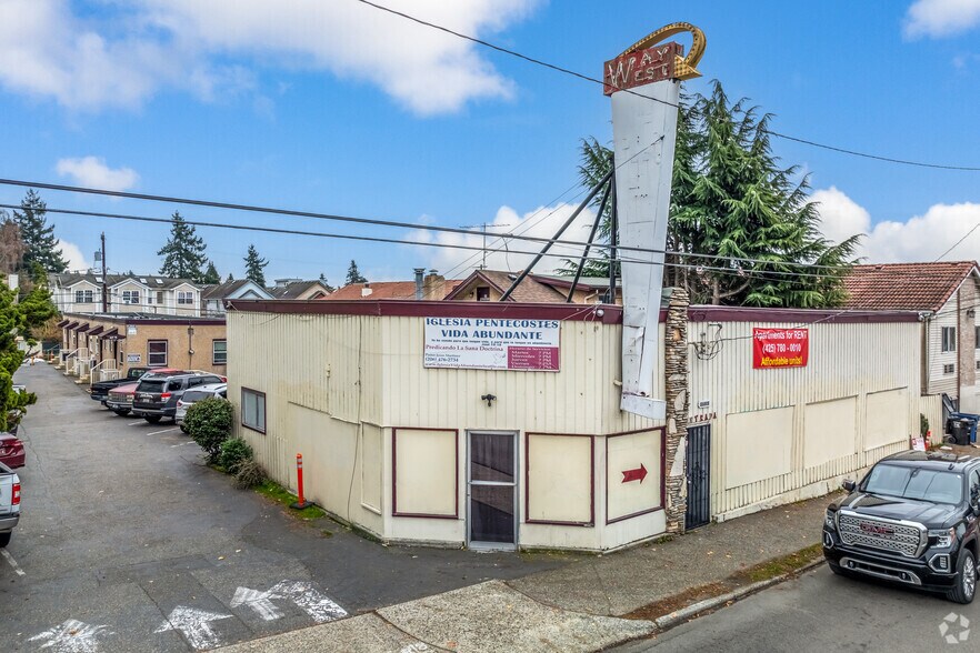 More Photos Of 8600 Aurora Ave N, Seattle Apartments For Sale