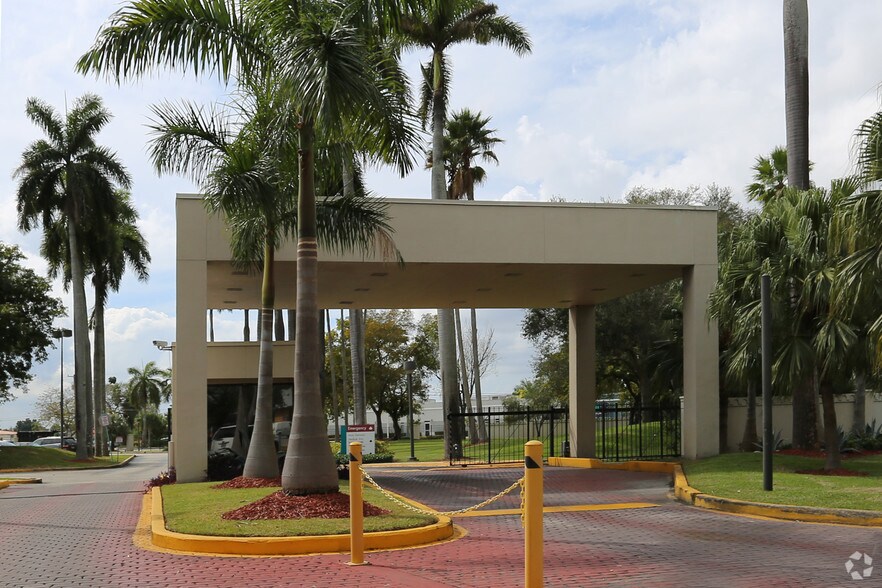 More Photos Of 1100-1190 NW 95th St, Miami Medical For Lease