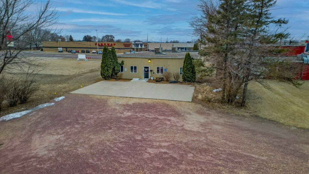 More Photos Of 411 S State St, Fairmont Light Distribution For Sale