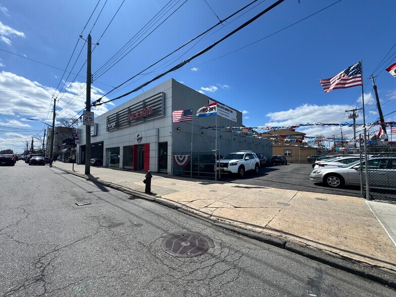 Primary Photo Of 2758 Coney Island Ave, Brooklyn Auto Dealership For Lease