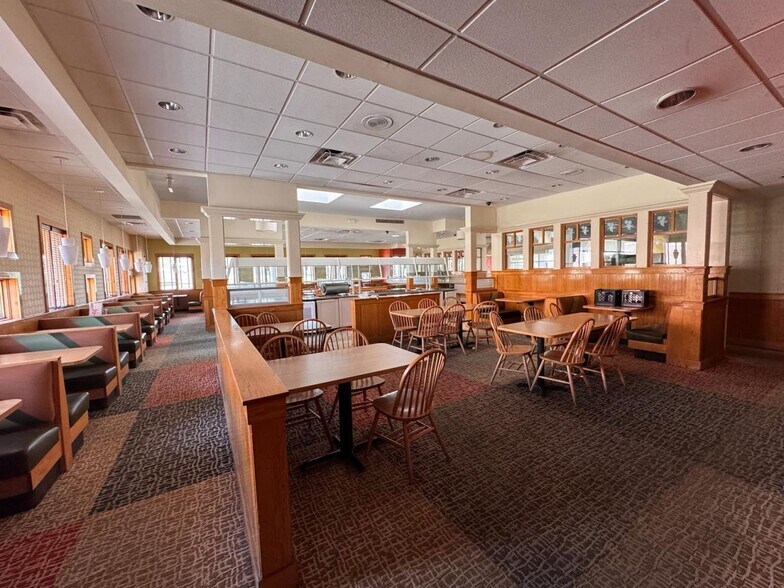 More Photos Of 2439 E Sharon Rd, Cincinnati Restaurant For Sale