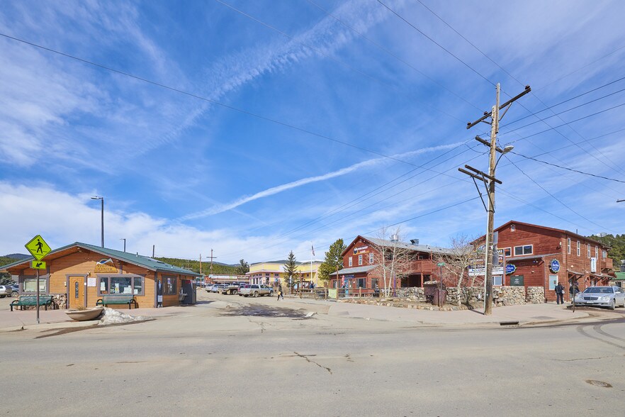 More Photos Of 1 W 1st St, Nederland Storefront Retail Office For Lease