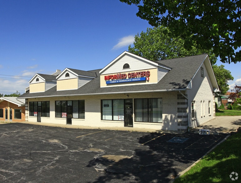 Primary Photo Of 5511-5517 State Rd, Parma General Retail For Lease