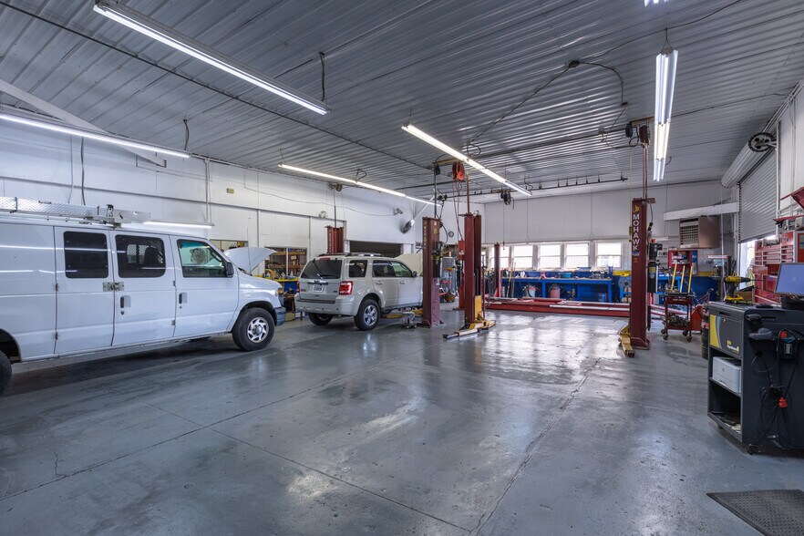 More Photos Of 609 N 7th St, Williams Auto Repair For Sale