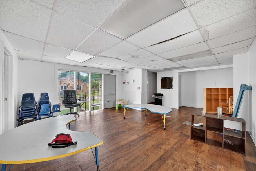 More Photos Of 7525 Military Pky, Dallas Medical For Lease