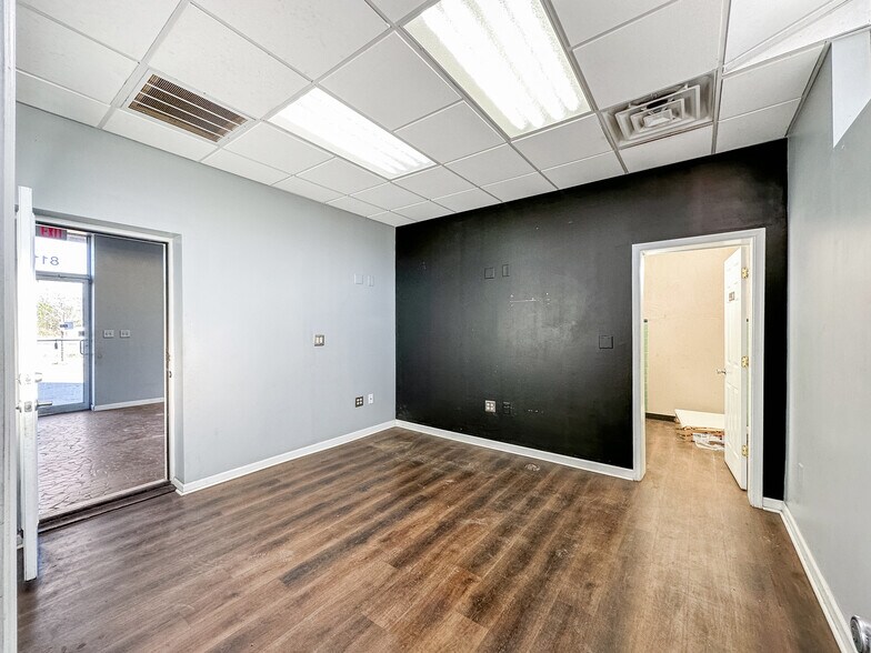 More Photos Of 811 W Constance Rd, Suffolk Flex For Sale