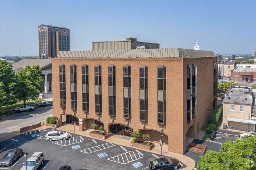 Primary Photo Of 201 E Main St, Murfreesboro Office For Lease