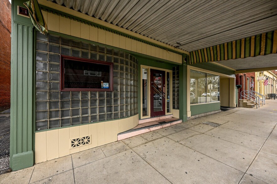 More Photos Of 111 W Liberty St, Medina Restaurant For Lease
