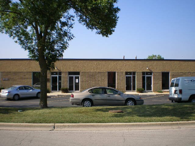 More Photos Of 1910-1986 Raymond Dr, Northbrook Light Distribution For Lease