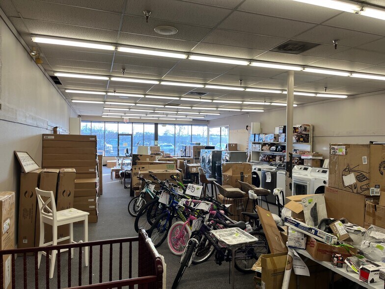 More Photos Of 3407 W Court St, Pasco General Retail For Sale