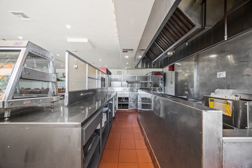 More Photos Of 33027 Road 159, Ivanhoe General Retail For Sale