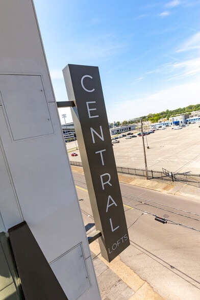 More Photos Of 300 S Hollywood St, Memphis Apartments For Sale