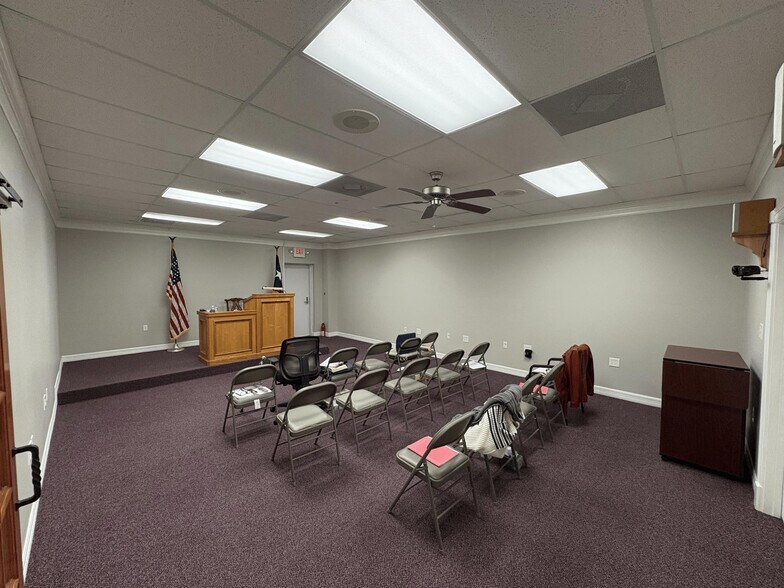 More Photos Of 3016 E Villa Maria Rd, Bryan Freestanding For Sale