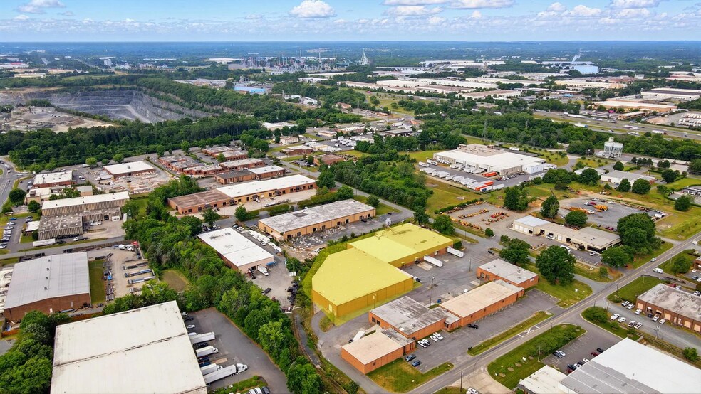 More Photos Of 10901 Carpet St, Charlotte Warehouse For Lease