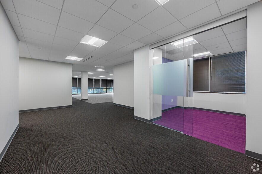 More Photos Of 730 Holiday Dr, Pittsburgh Office For Lease