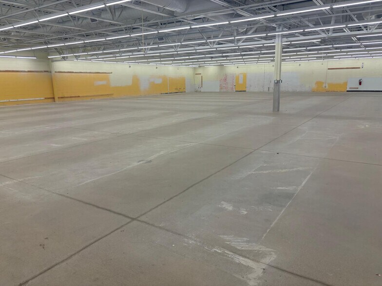 More Photos Of 720 HWY 71, Mansfield Convenience Store For Lease