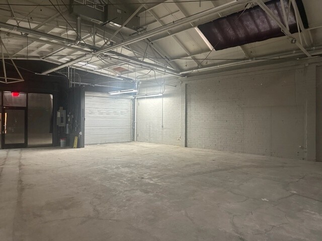 More Photos Of 5810 W 3rd St, Los Angeles Storefront For Lease