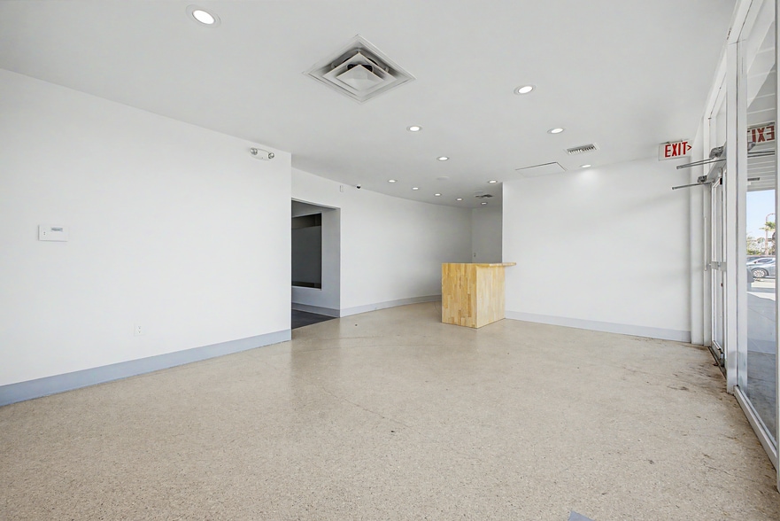 More Photos Of 4750 N Central Ave, Phoenix General Retail For Lease