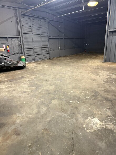 More Photos Of 1350 Commerce Dr, Stockbridge Warehouse For Lease