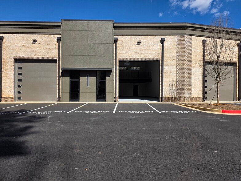 More Photos Of 3353 Acworth Summit Blvd NW, Acworth Light Distribution For Lease