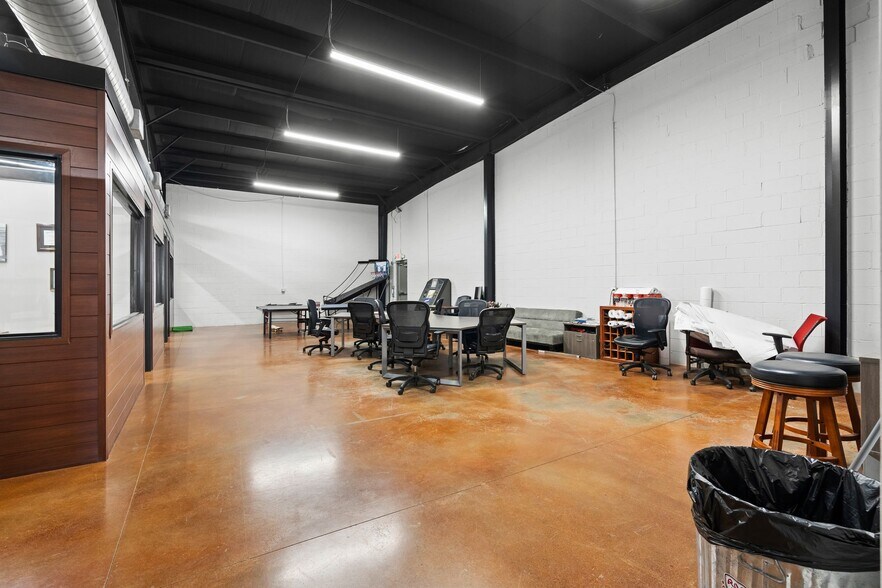 More Photos Of 6978 Lebanon Rd, Mount Juliet Showroom For Lease