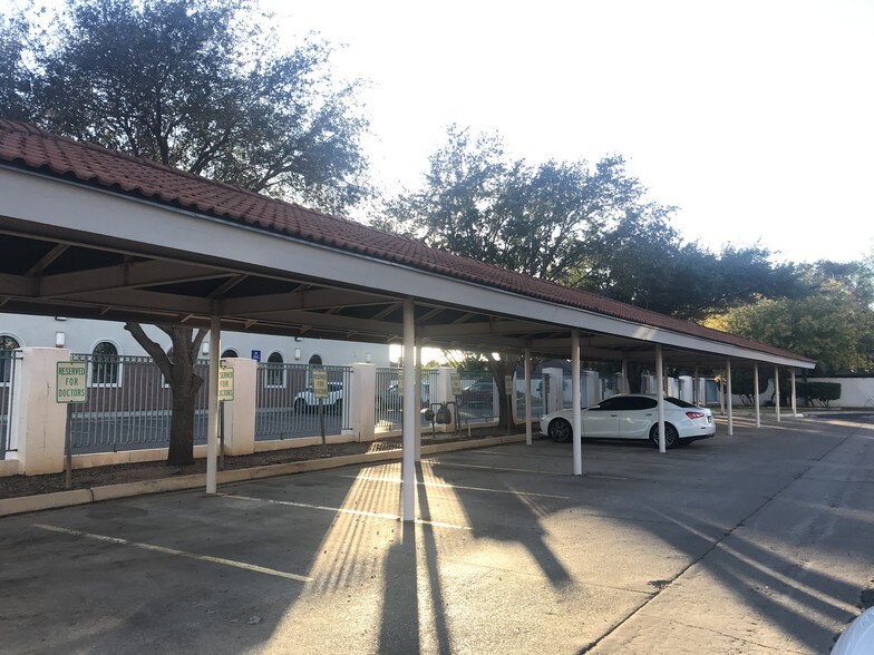 More Photos Of 7210 McPherson Rd, Laredo Medical For Lease