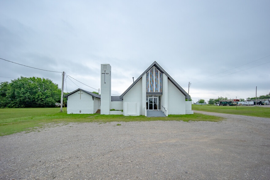 Primary Photo Of 605 Main st, Velma Religious Facility For Sale