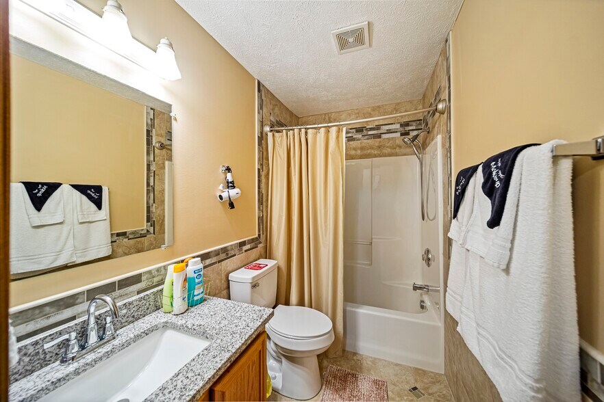 More Photos Of 6037 Lake Rd W, Ashtabula Apartments For Sale