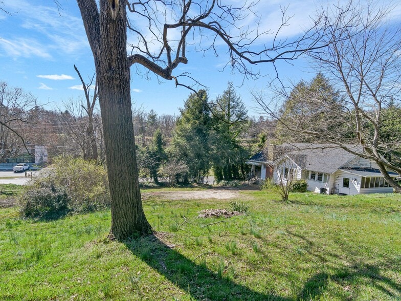 More Photos Of 103 Weaverville Rd, Woodfin Convenience Store For Sale