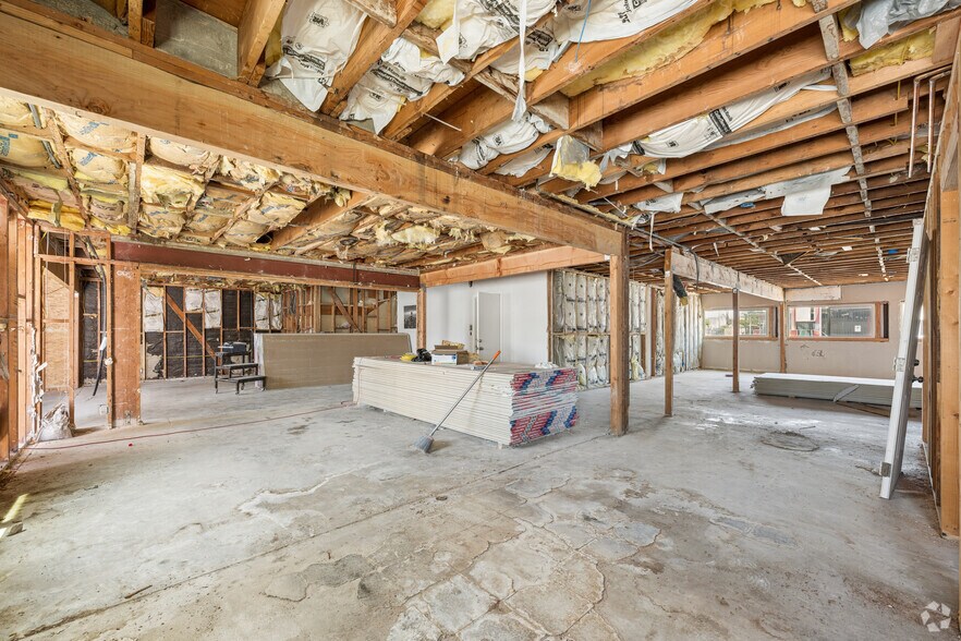 More Photos Of 10520 Magnolia Blvd, North Hollywood Office For Sale