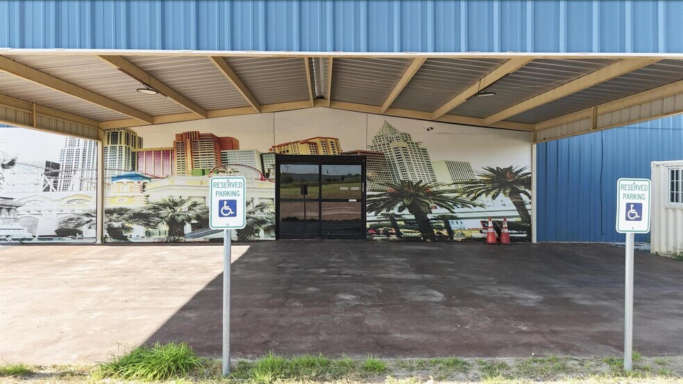 More Photos Of 5023 US-83, Falcon Flex For Sale
