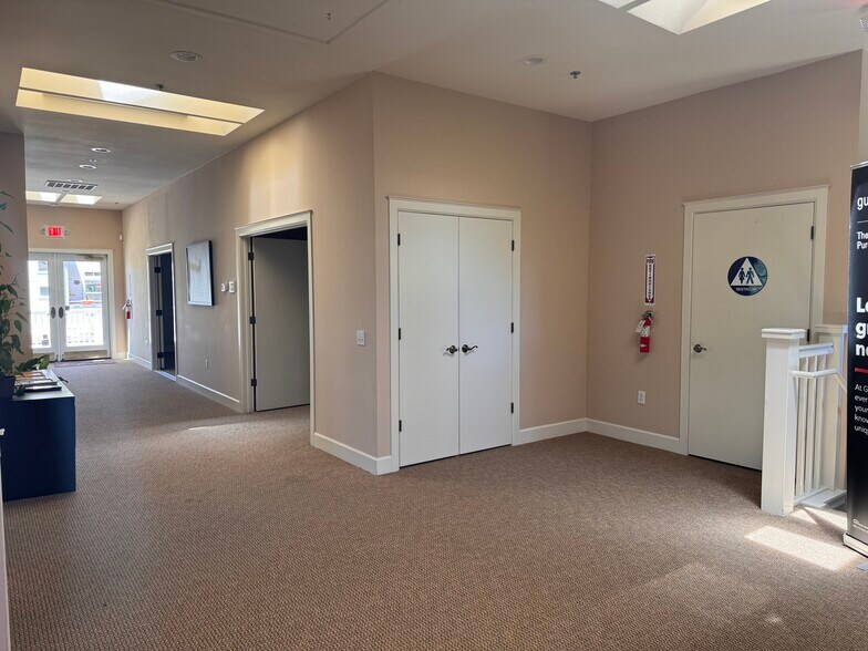 More Photos Of 561 C, Sonoma Loft Creative Space For Lease